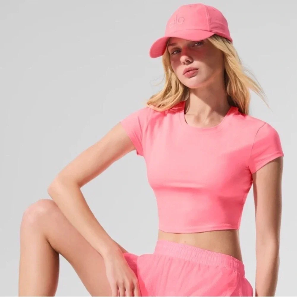 Alo Yoga Alosoft Crop Finesse Short Sleeve Neon Bubblegum S